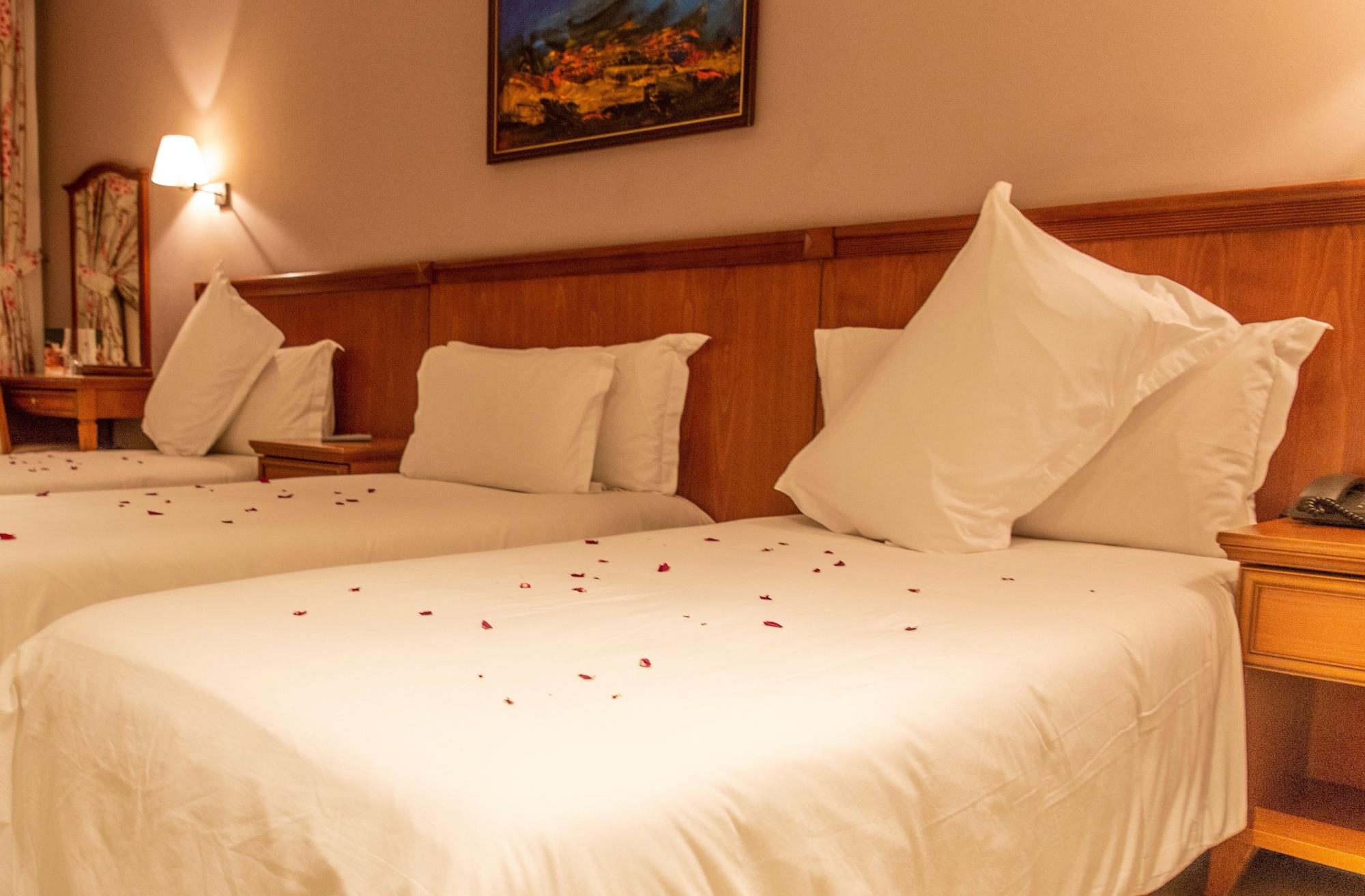 Oum Palace Hotel & Spa Casablanca Exterior photo