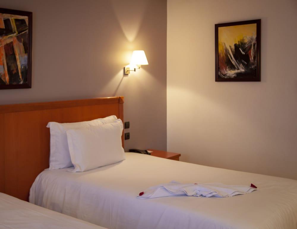 Oum Palace Hotel & Spa Casablanca Exterior photo